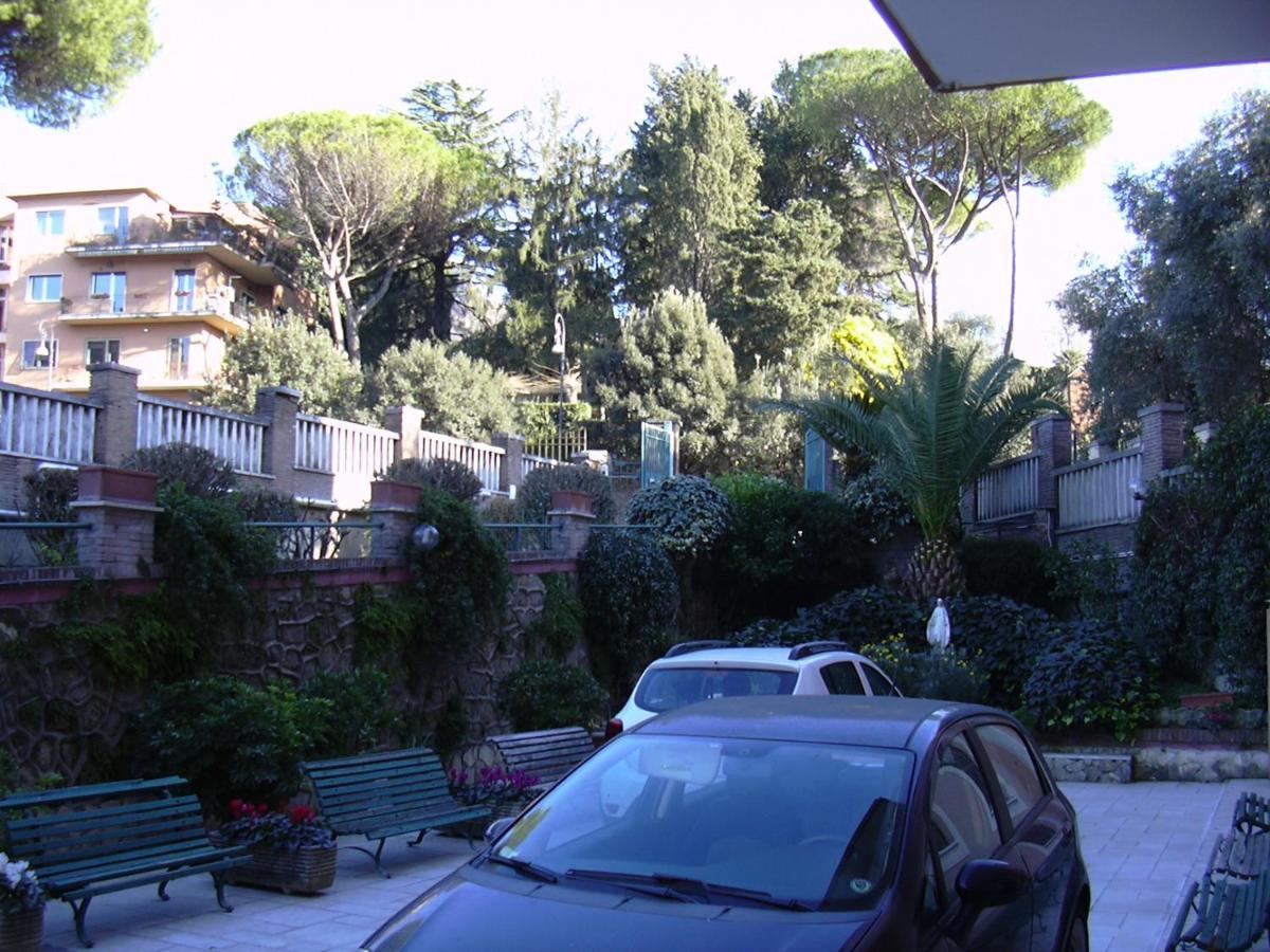 Casa Per Ferie Suore Domenicane Рим Екстер'єр фото